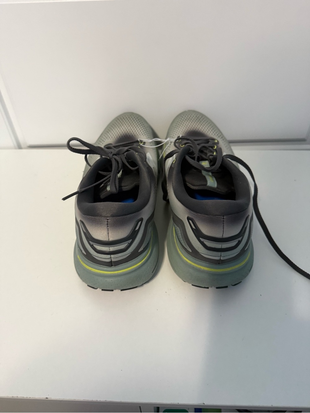 Brooks Gray and Lime Men's Running Shoes - Picture 2 of 5